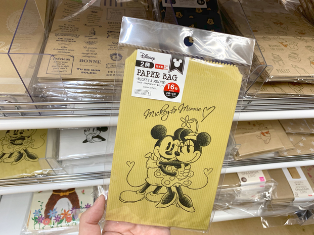 ダイソー ディズニー柄の クラフトペーパーバッグ は全部欲しい 収納もできちゃう優れもの Locari ロカリ ダイソー ディズニー柄の クラフトペーパーバッグ は全部欲しい 収納もできちゃう優れもの Locari ロカリ