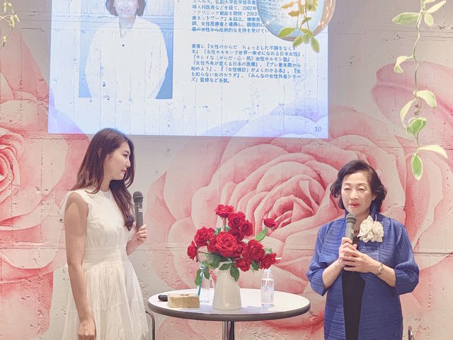 （写真左から）ROSE LABO代表 田中綾華さん／産婦人科医 対馬ルリ子先生