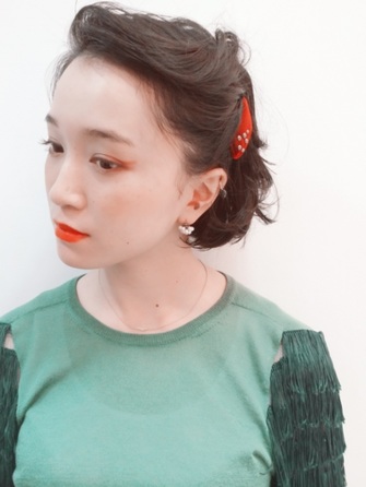 簡単ヘアアレンジ フォーマルな髪型も華やかおしゃれに 特別な日のヘアセット方法 Locari ロカリ