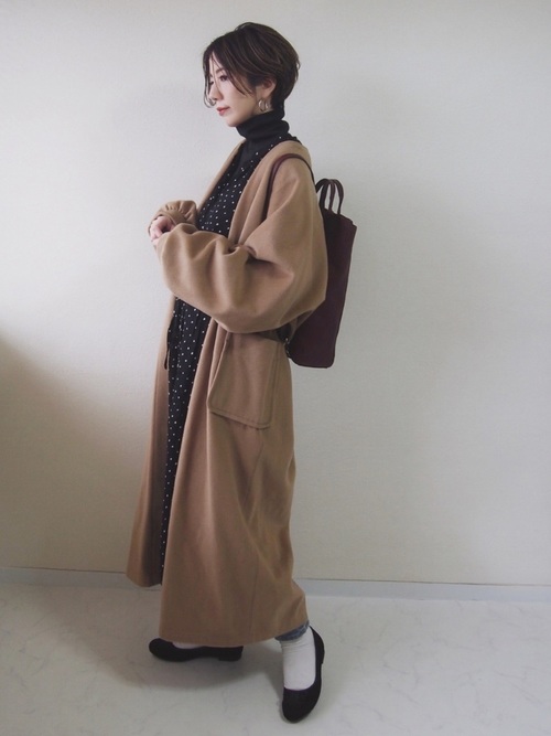 ワンピースに合うコートの着こなし27選 ワンランク上の組み合わせ方をご紹介 Locari ロカリ