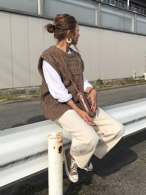 今季の足元はブラウンが旬 人気ブラウンスニーカー コーデ集 Locari ロカリ 今季の足元はブラウンが旬 人気ブラウンスニーカー コーデ集 Locari ロカリ