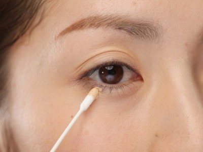 コンシーラーが乾燥する シワになる 汚くなるなどのお悩み解決 Locari ロカリ