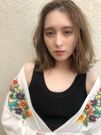 30代 40代 Story カバーモデルへ 高垣麗子 のエフォートレスボブ ミディアム Locari ロカリ