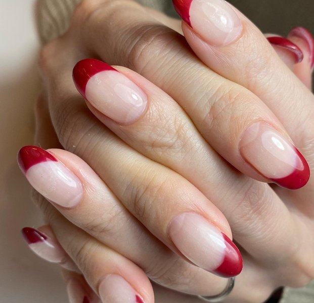 ホリデーネイルはやっぱり 赤 Xmas お正月にぴったりなネイルデザイン Locari ロカリ