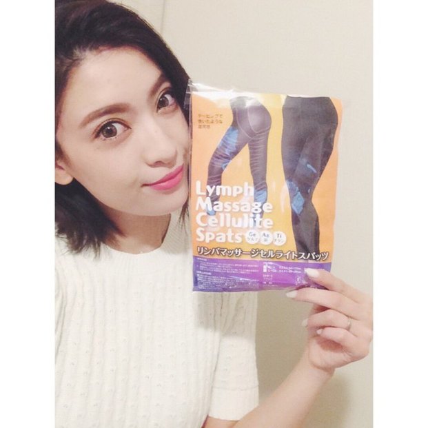 芸能人の細脚スキーム みんな服の下でラク してるんです Locari ロカリ