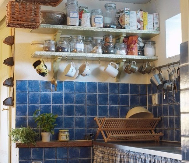 北欧キッチンに学ぶ 見せる 収納5選でできる 魅せ キッチン Locari ロカリ