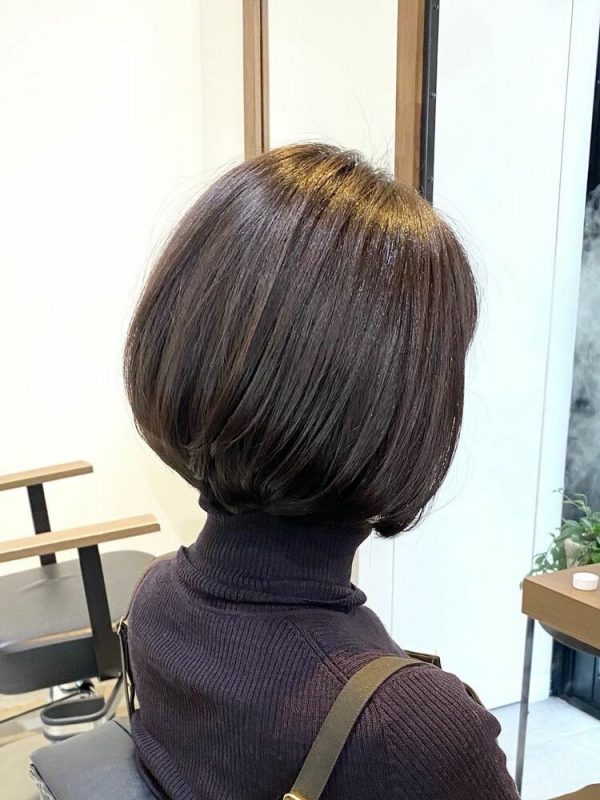 40代に似合う前下がりボブ特集 流行りを押さえた若見えヘアスタイルをご紹介 Locari ロカリ