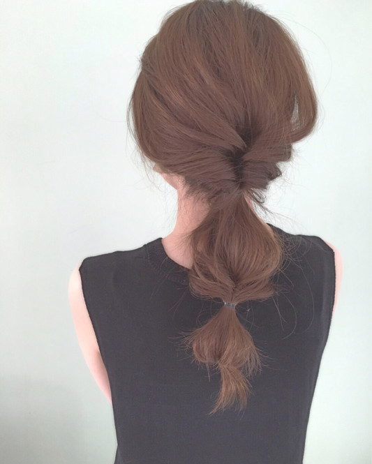 寝坊しても諦めないで！5分以内にできる可愛い時短ヘアアレンジ8選 LOCARI（ロカリ）