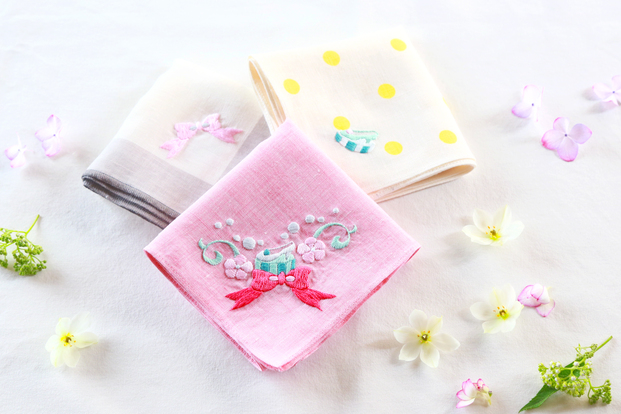 大人ガーリーな世界にキュン♡「プリンセスモチーフの刺繍ハンカチ」を作ろう - LOCARI（ロカリ）