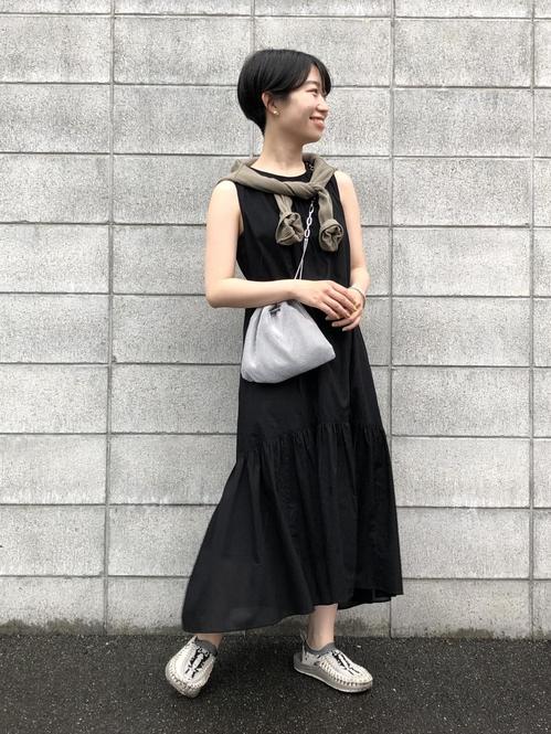 黒ワンピマニアさん集まれ 涼感も今っぽも叶う ユニクロ夏のワンピコーデ Locari ロカリ