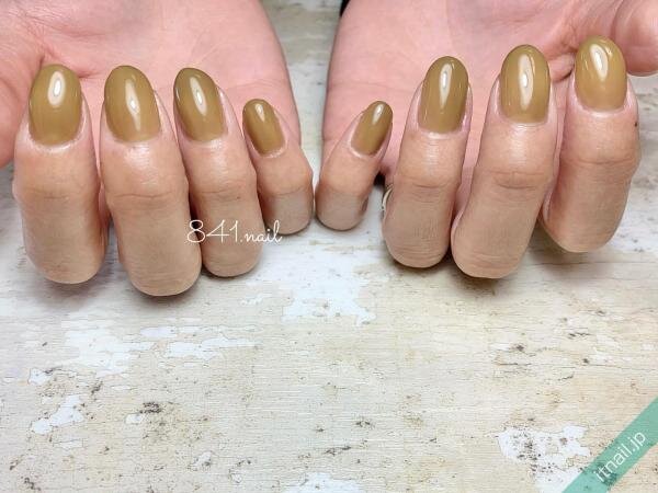 大人向けのカーキネイル特集 秋を感じるハンサムな指先へ Locari ロカリ