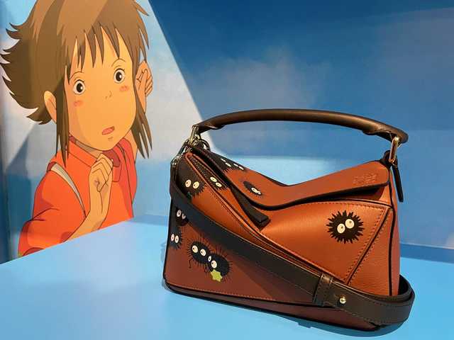 ロエベ スタジオジブリ スタジオジブリコラボ第二弾】LOEWE(ロエベ)×千と千尋の神隠し