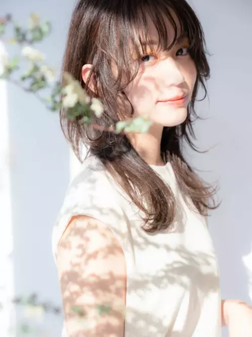 広瀬すずさんのnewヘアが話題 最新おしゃれヘアは ウルフ に決まり くふうlive