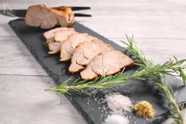 こんな使い方あったんだ 料理から美容まで ローズマリーの活用法14選 Locari ロカリ