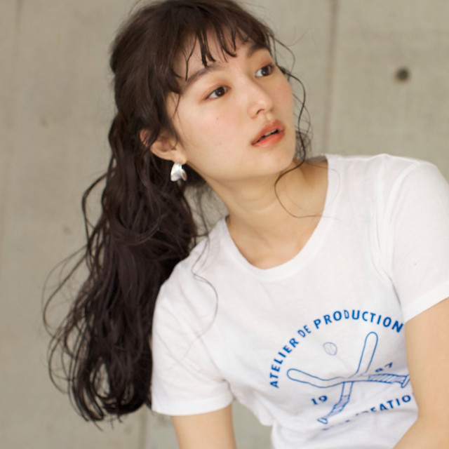 オシャレ度3割up Tシャツと合わせたい 夏ヘアアレンジ 7選 Locari ロカリ