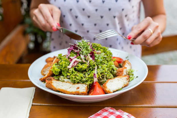 一皿で大満足 ダイエットにも健康にもいい 食べるサラダ レシピ7選 Locari ロカリ