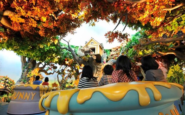 ディズニー攻略ガイド 東京ディズニーランドで女友達とフォトジェニックな夏遊び ミッキーのフォトスポットや限定フ Locari ロカリ